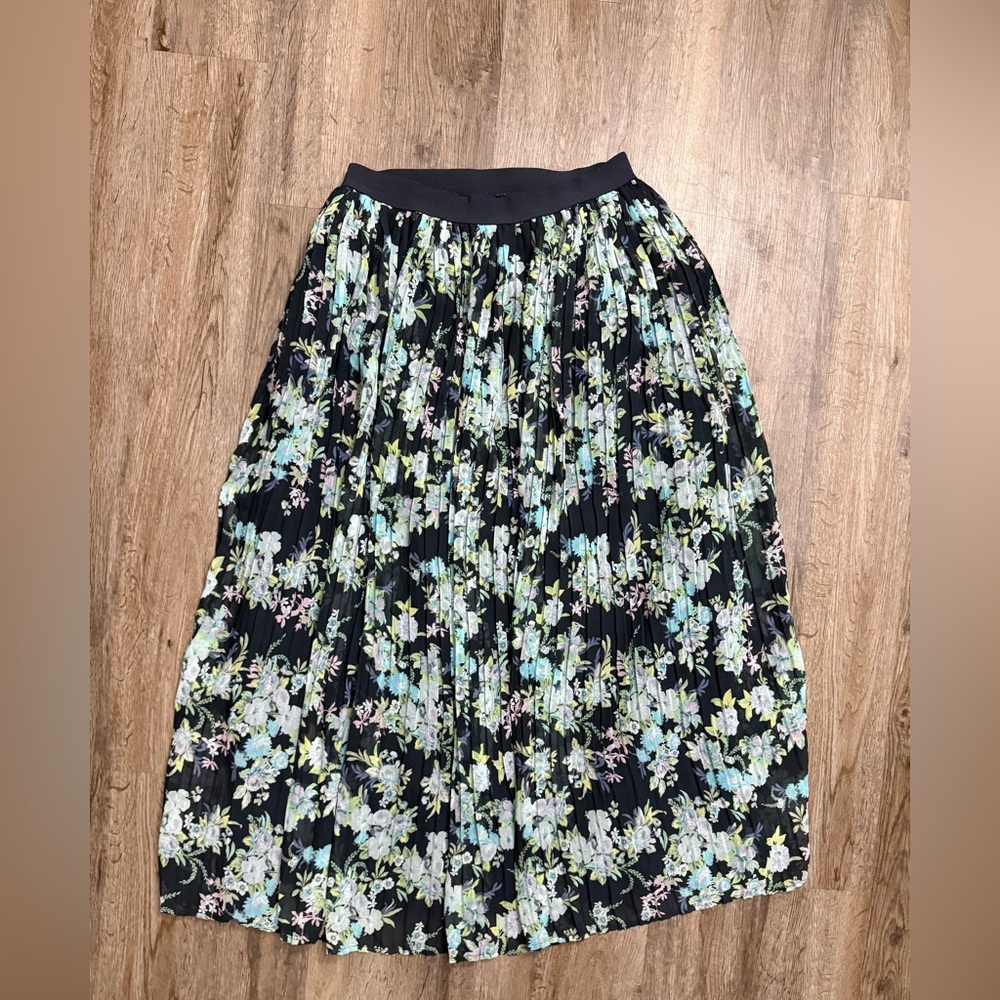Lauren Conrad • Pleated Floral Maxi Skirt